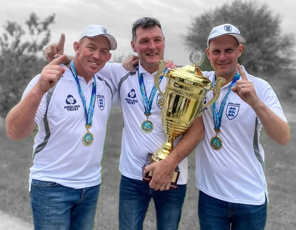 Un Manager D'Angling Direct Swindon Gagne le Championnat du Monde
