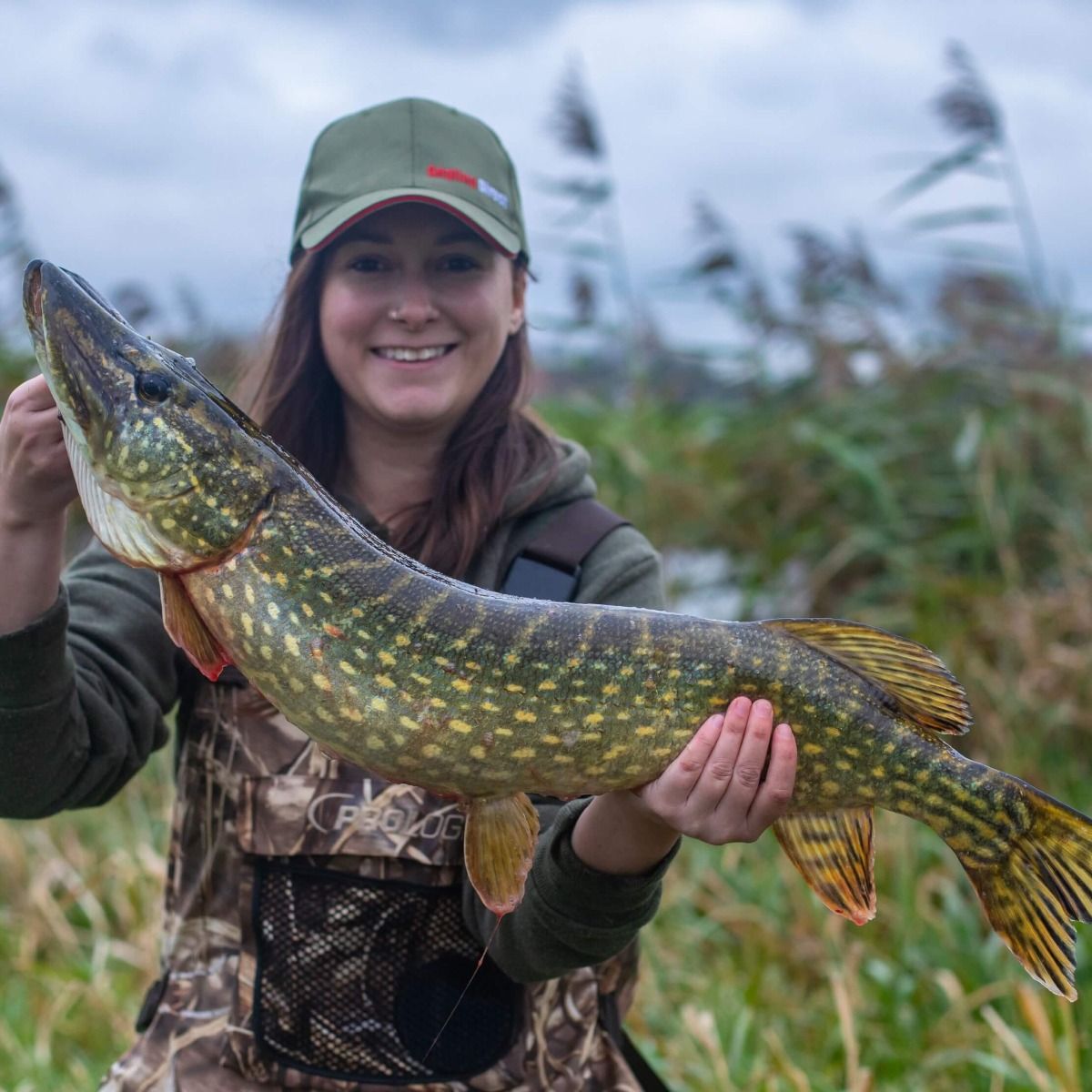 Capture de Brochets - En &eacute;tang, Lacs avec Amanda 