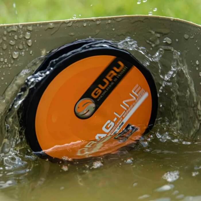 Nettoyage et entretien de la ligne de p&ecirc;che dans l'eau douce