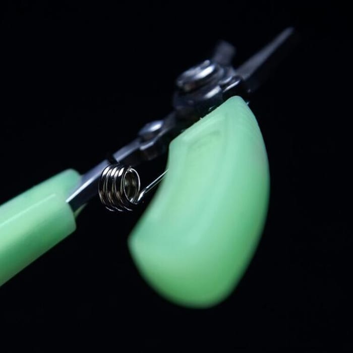 RidgeMonkey Nite Glow Braid Scissors Glowing 2