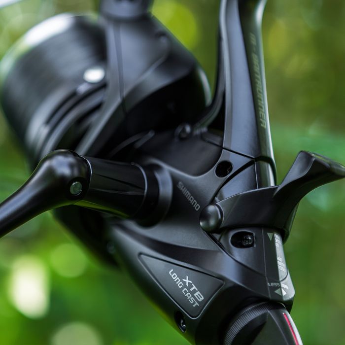 Shimano Baitrunner XT-B LC Freilaufrolle, Atemberaubend im Grünen