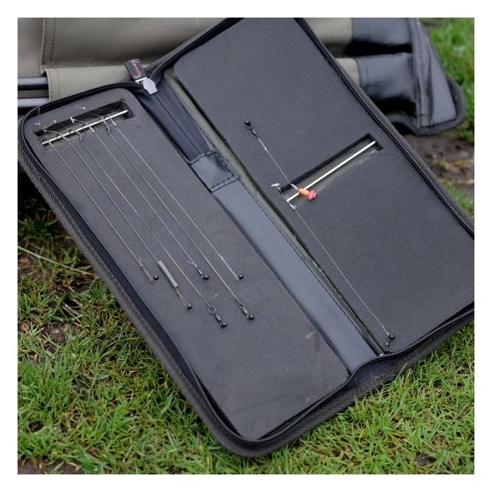 Advanta Endurance Stiff Rig Pouch In Use
