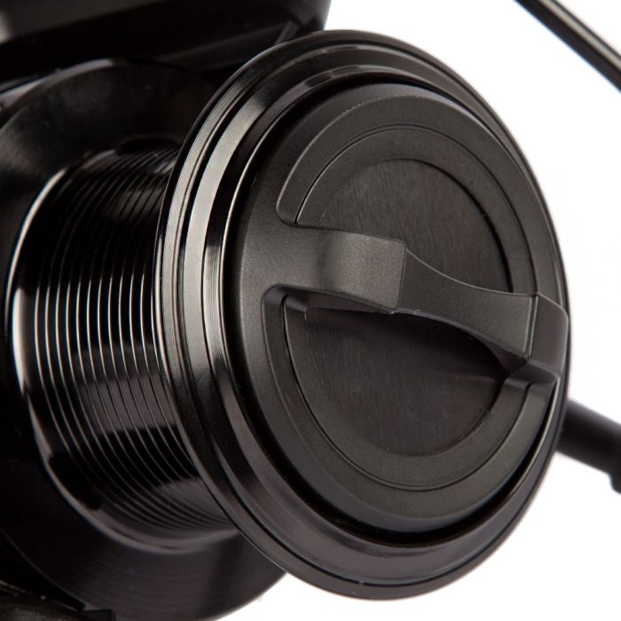 Daiwa Black Widow Reel Close Up 4