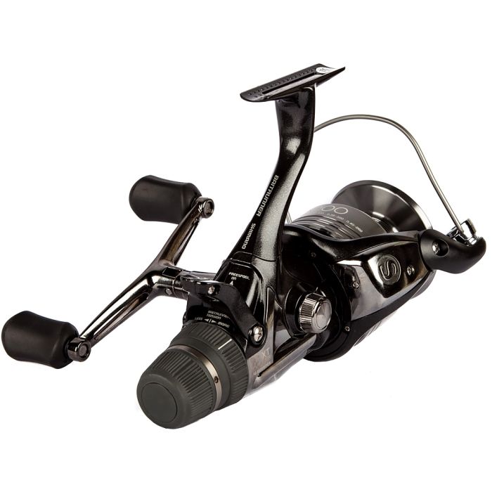 Shimano Baitrunner XT RB Freilaufrolle, abgewinkelte Hinteransicht